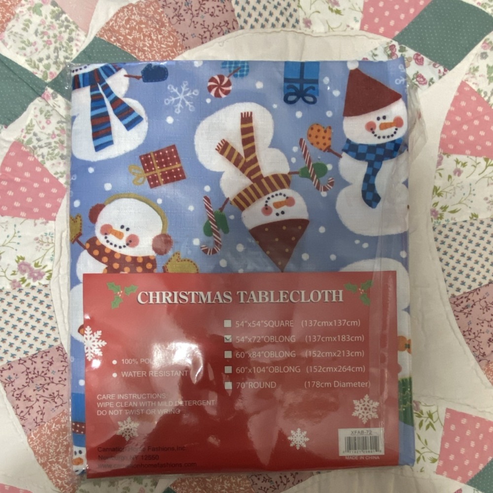 Camalot Home Fashions Christmas Snowman Water Resistant Oblong Tablecloth 72 in